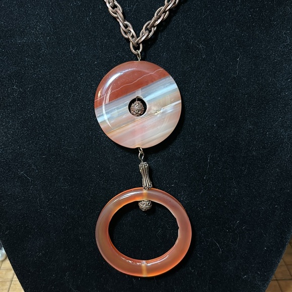 Carnelian Donut 4.25” Dangle Pendant Necklace 18”L Coppery Twisting Link Chain - Picture 3 of 8